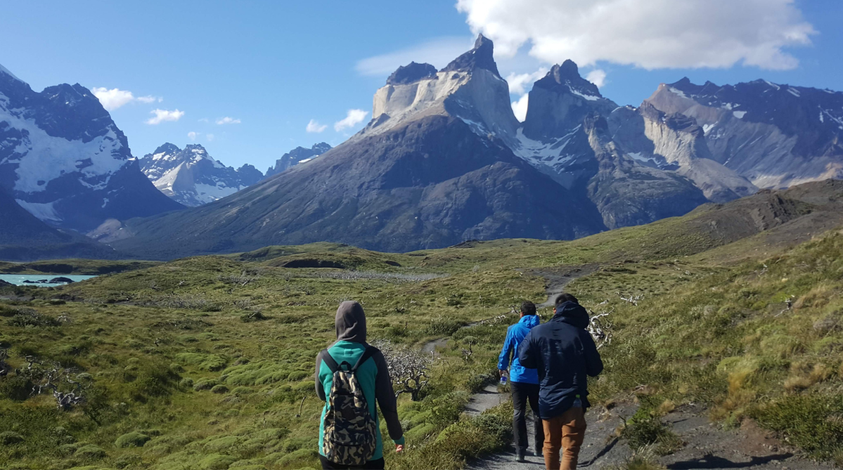 People hiking on a trail from El Calafate in Patagonia