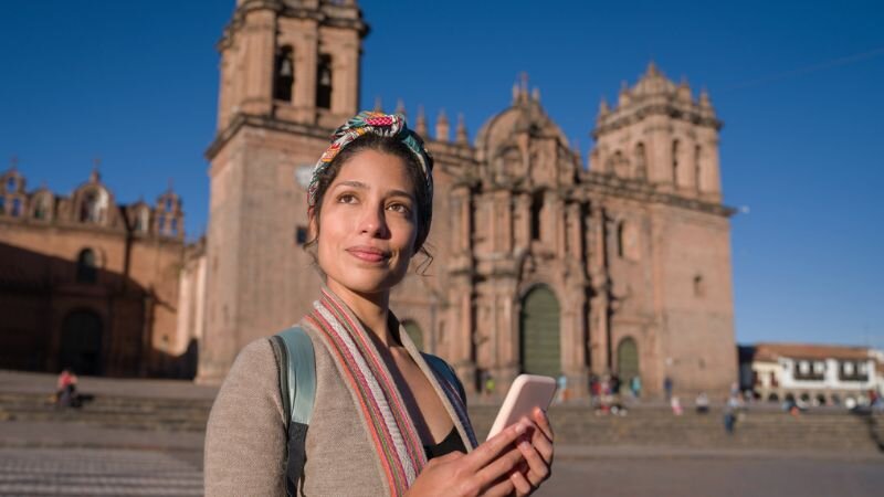 Compara Pocket Wi-Fi, eSIM y SIM física para viajar al extranjero y descubre cuál conviene más según el presupuesto, la duración del viaje y el uso de datos.