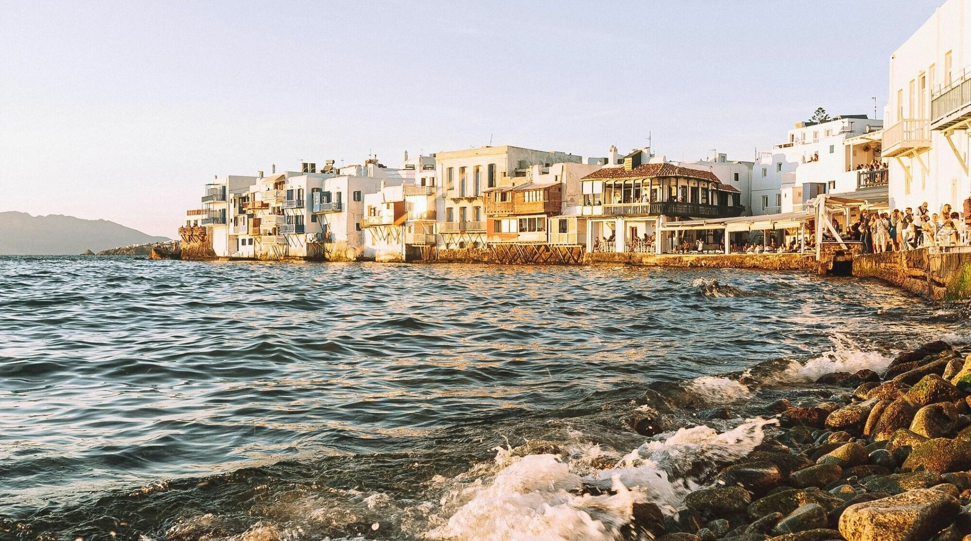 ponts de mai : mykonos en grece