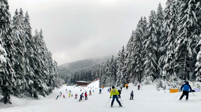 Oltre Milano Cortina: dove sciare in Europa low cost