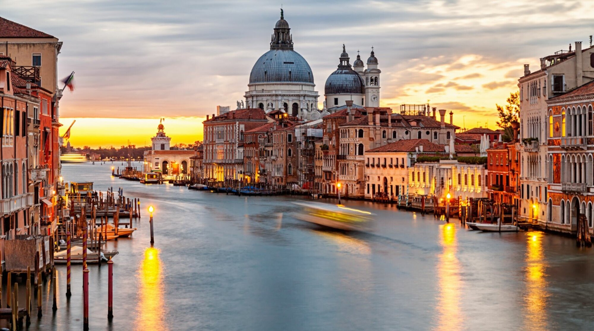 جسر وكنيسة البندقية