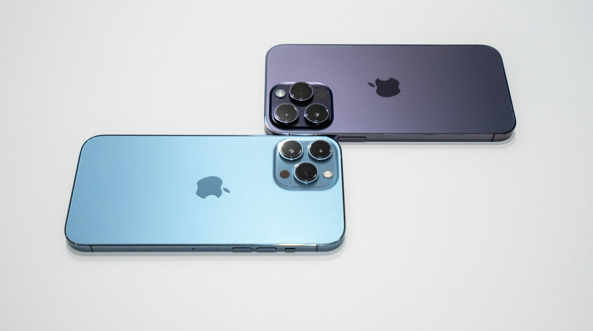 iphone 13 pro max et iphone 14 pro max en transfert rapide d'eSIM