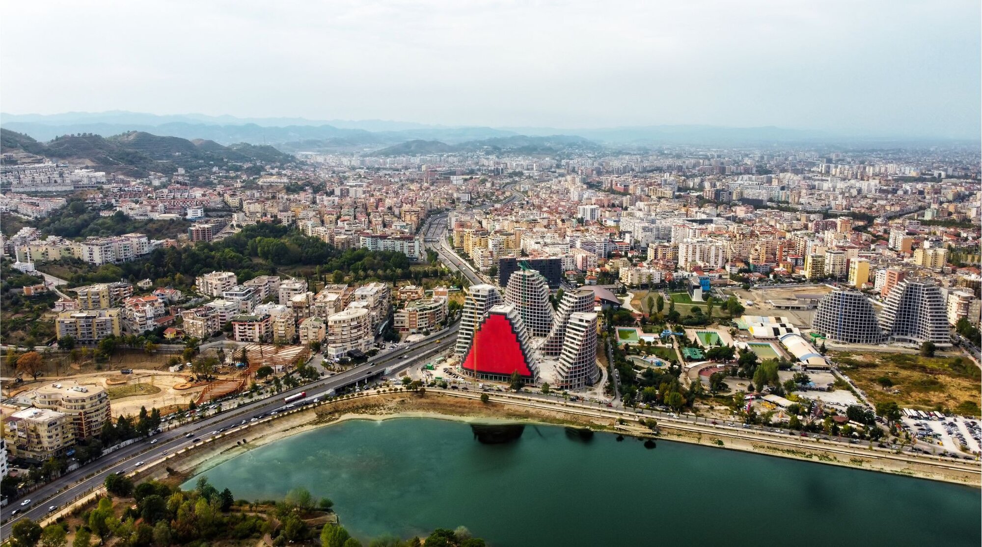 تيرانا عاصمة ألبانيا