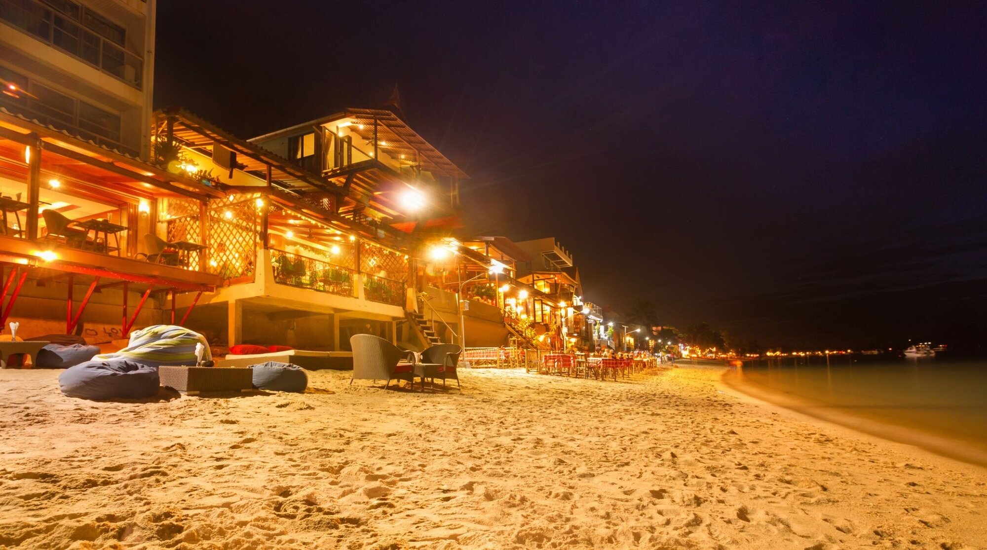 Chaweng Beach au restaurant et bar en bord de mer de Koh Samui