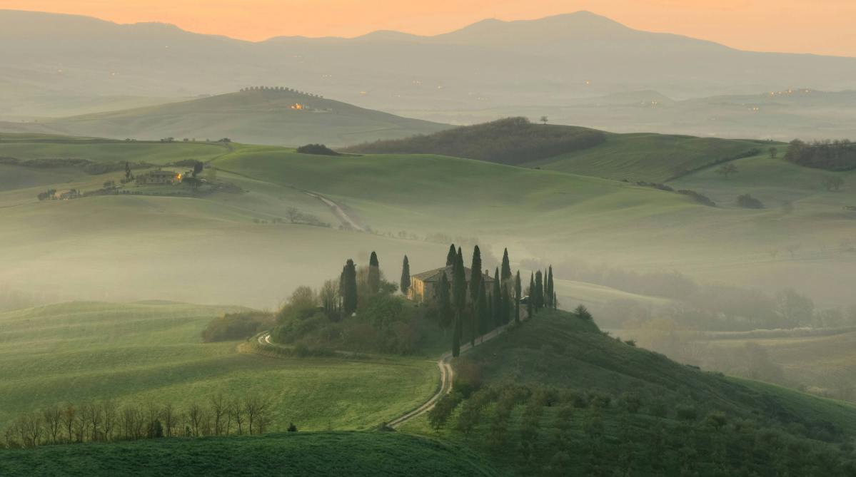 トスカーナの田園風景　イタリア