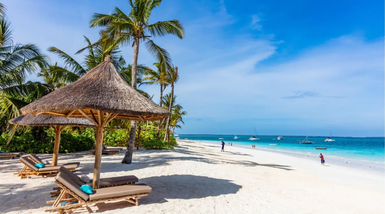 Plage de sable blanc lors d'un voyage Zanzibar 