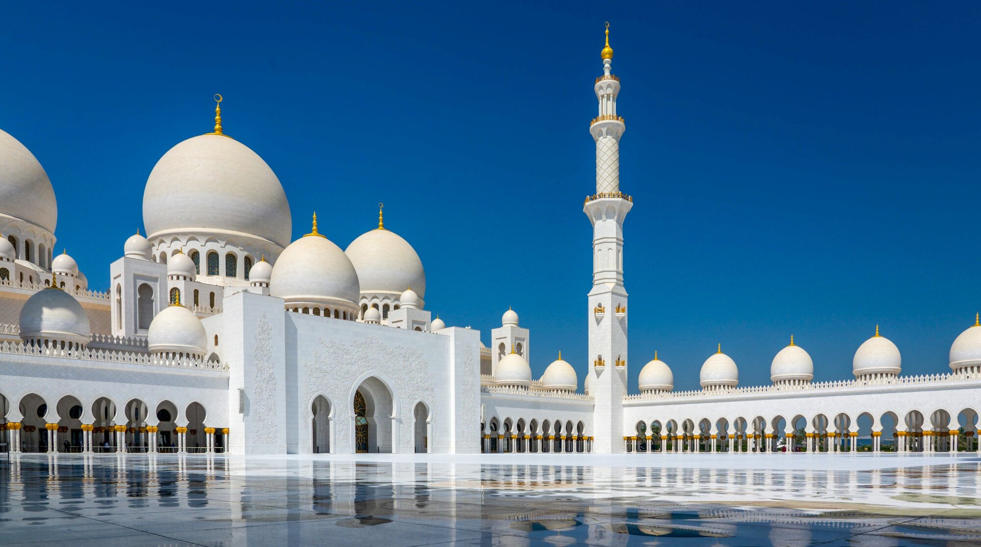 Sheikh Zayed Grand Mosque in Abu Dhabi, UAE