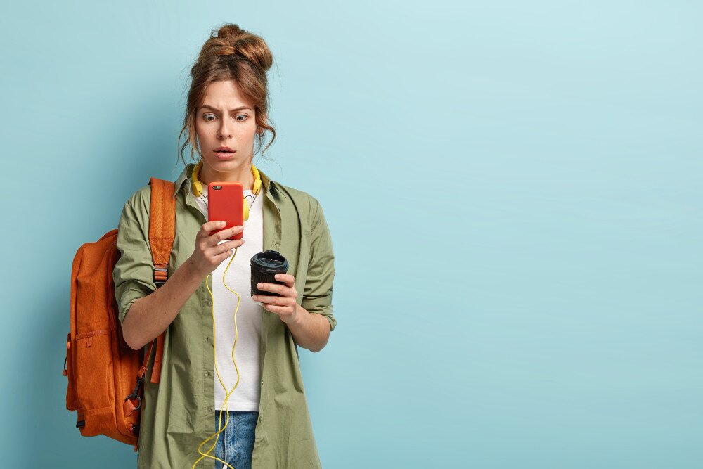 旅行中　スマホ　トラブル