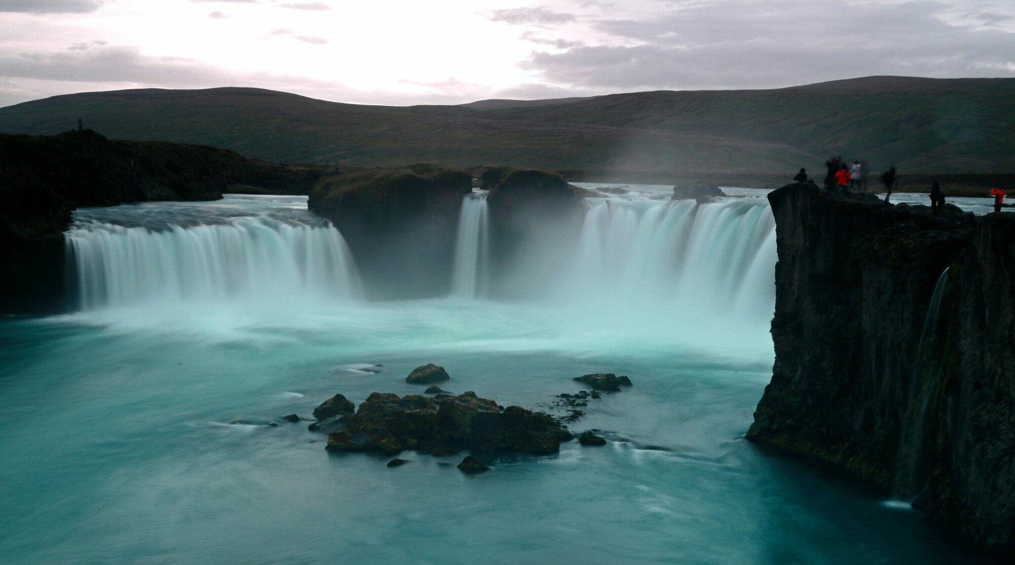 la cascade de Godafoss sur l'itineraire de road trip de 15 jours en islande