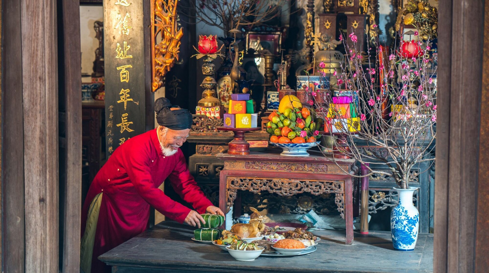 hommer vietnamien preparant la nourriture du nouvel an lunaire le Tet
