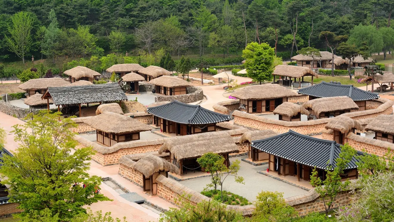 韓国歴史ドラマのロケ地に使われる韓国民俗村