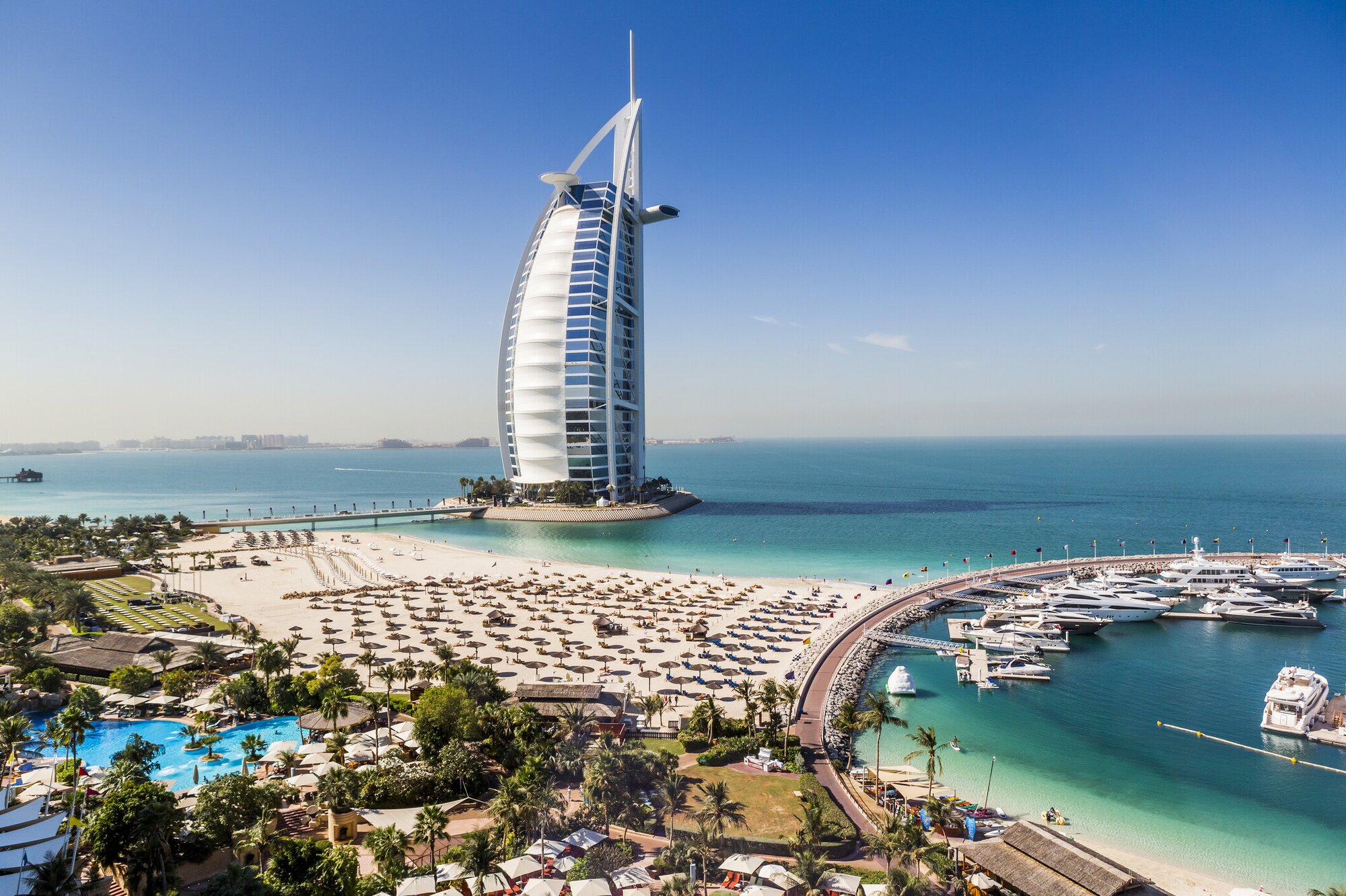 Scatto diurno dell'hotel Burj Al Arab