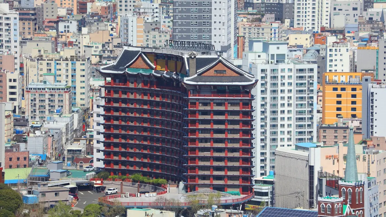 韓国ドラマ『愛の不時着』のロケ地になったコモドホテル釜山の外観