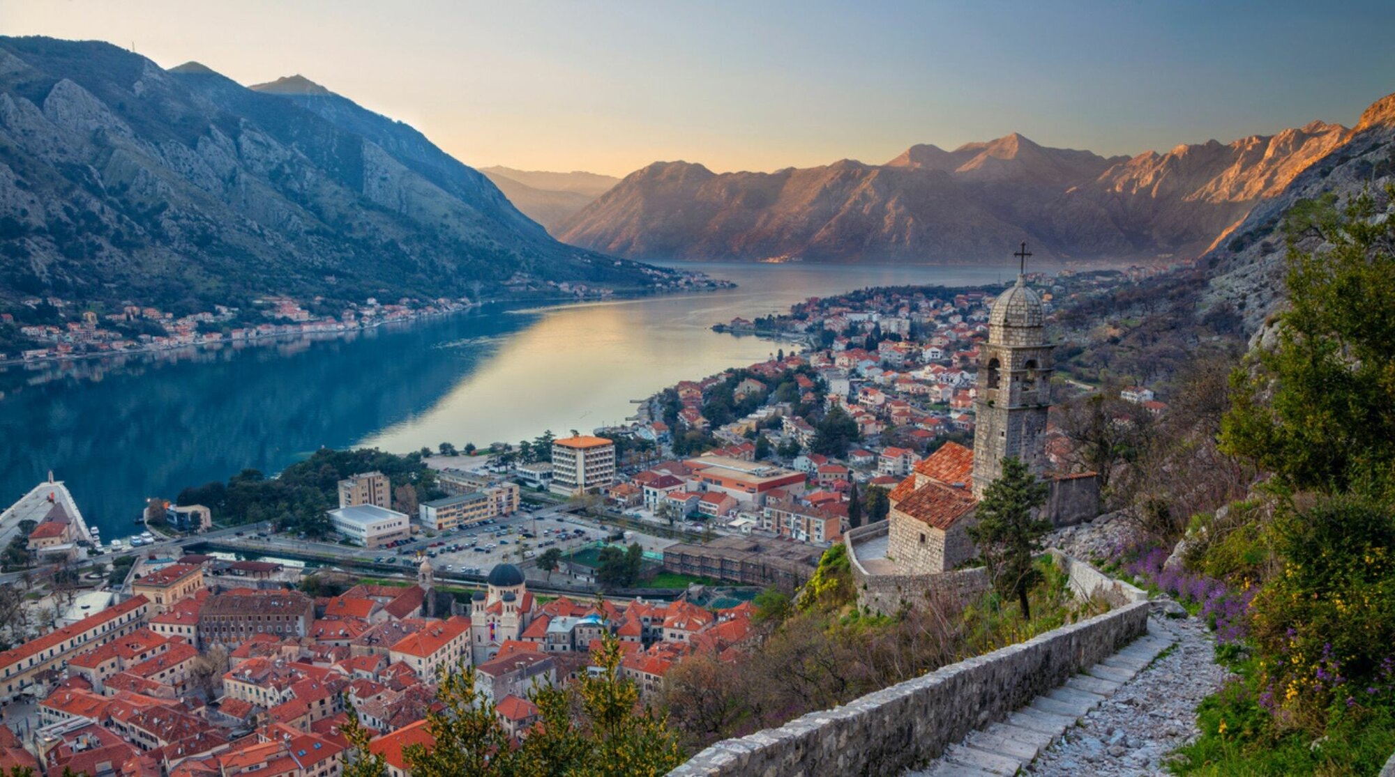 incontournable a faire au montenegro : la baie de Kotor