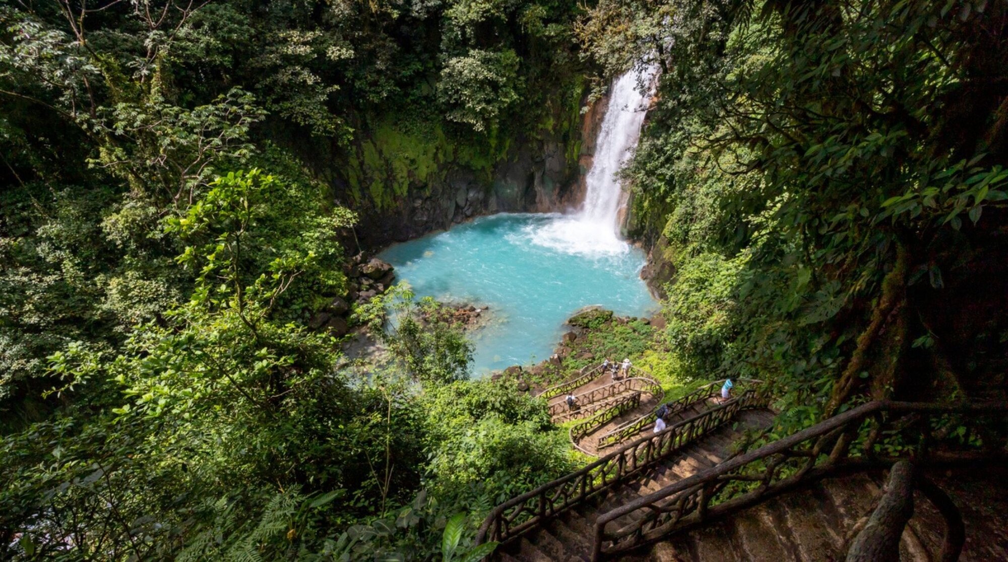 cascade vue depuis le sentier