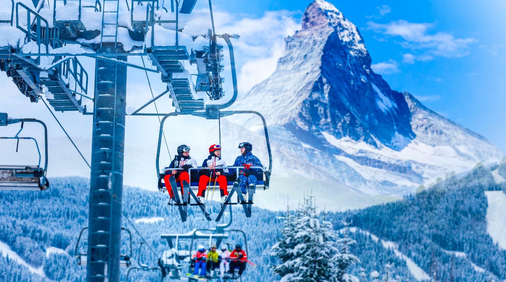 Vista panoramica di Gornergrat e Zermatt, stazione sciistica del Cervino in Svizzera, esempio di località alpina iconica e molto rinomata.