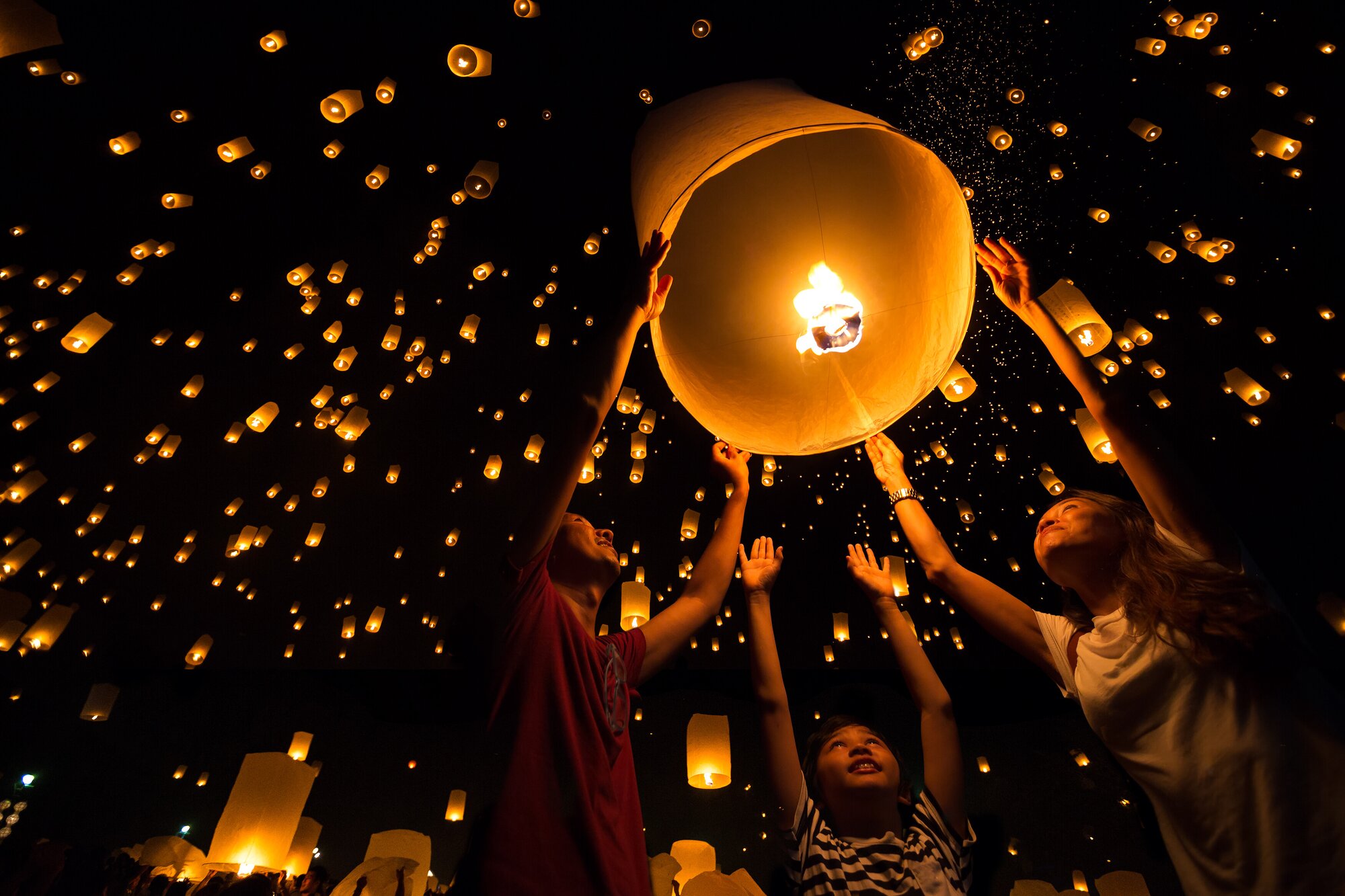 How to Celebrate Thailand Lantern Festivals: Yi Peng & Loy Krathong
