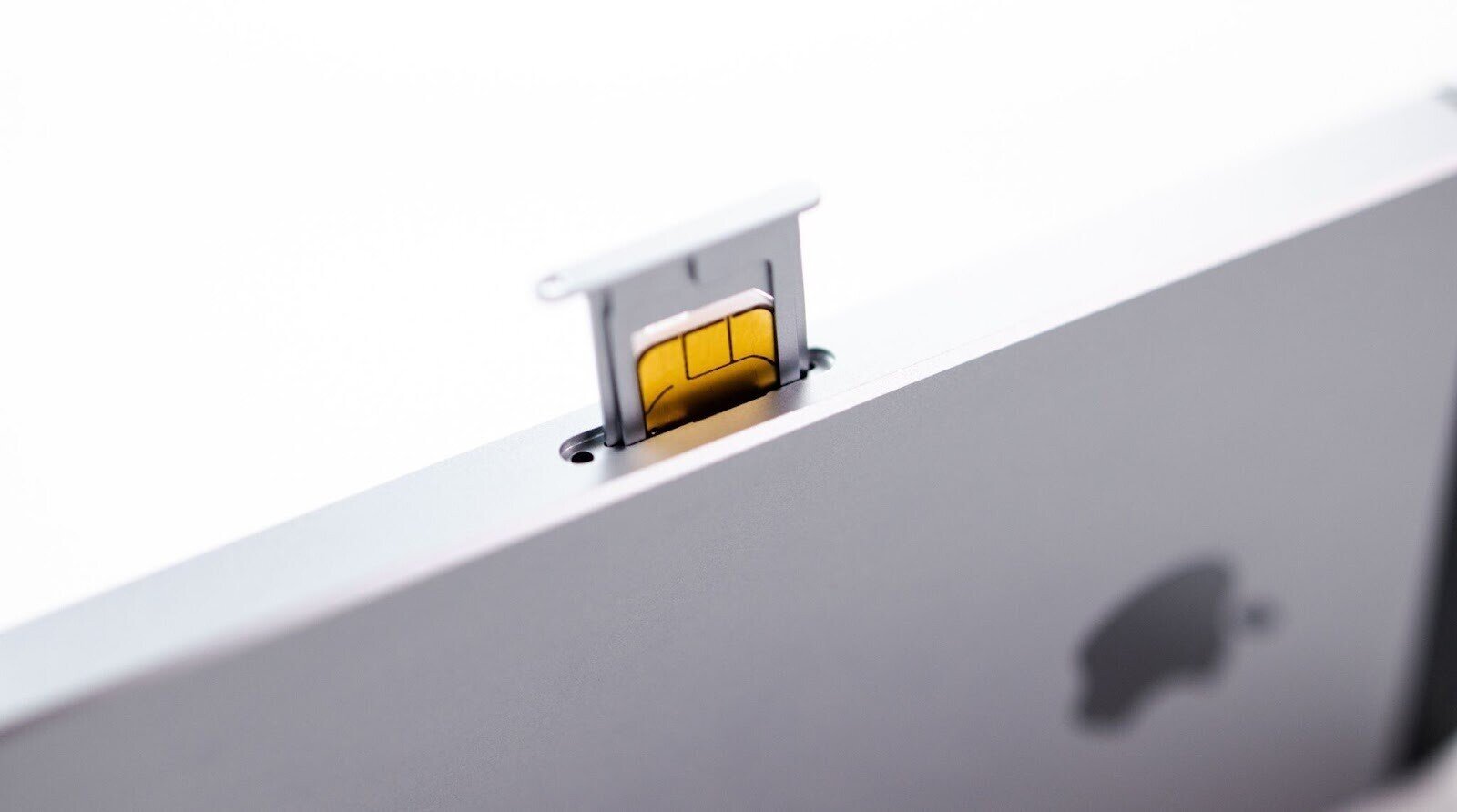 emplacement sim ou tiroir sim ouvert sur iphone (avec nano sim)