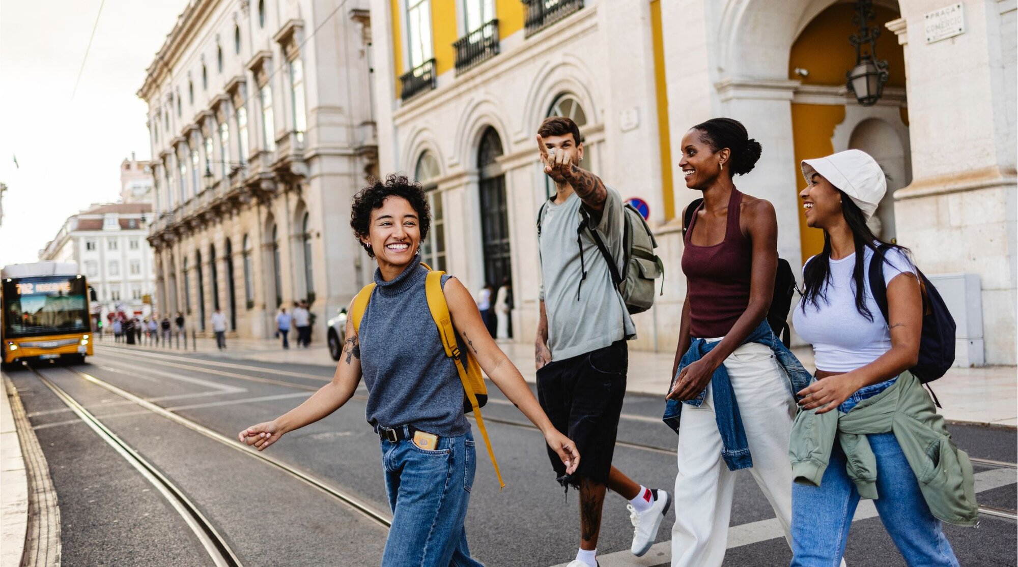 Família turistando em Lisboa durante o feriado