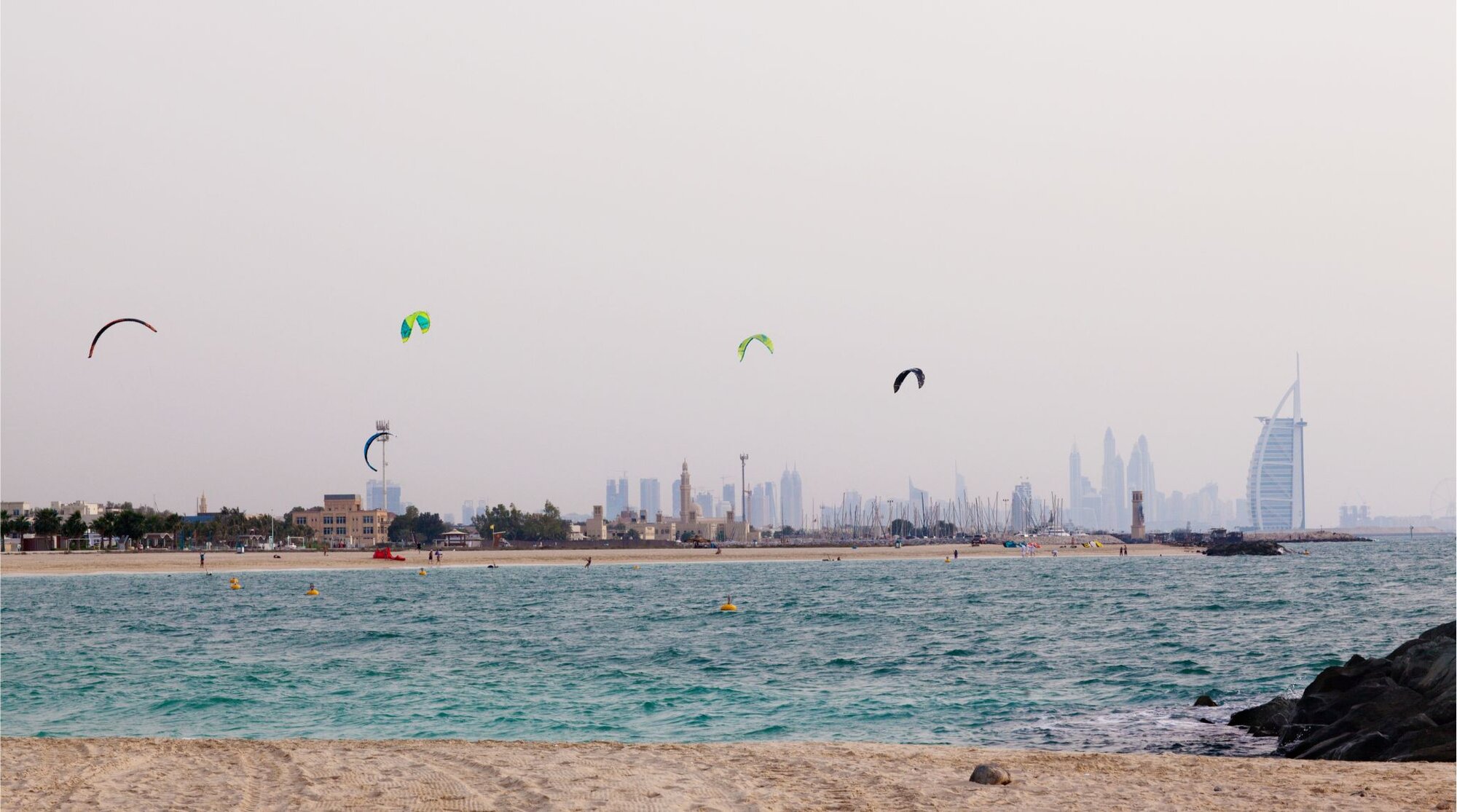 شاطئ كايت بيتش دبي