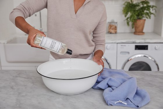 hand washing with wool & cashmere shampoo