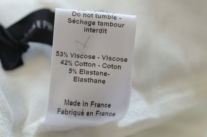Care tag on Viscose garment