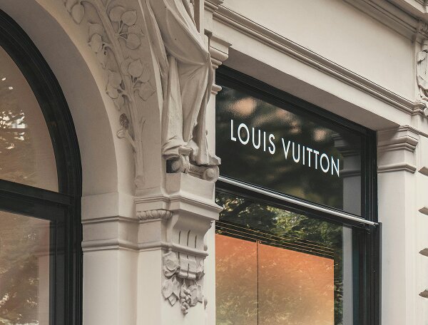 Amid shopper pushback, high-end brands slow their price increases 