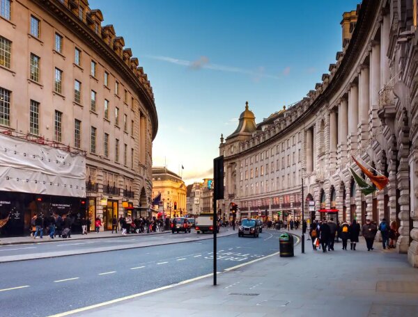 Even luxury brands ‘facing a worsening retail outlook in the UK’ 