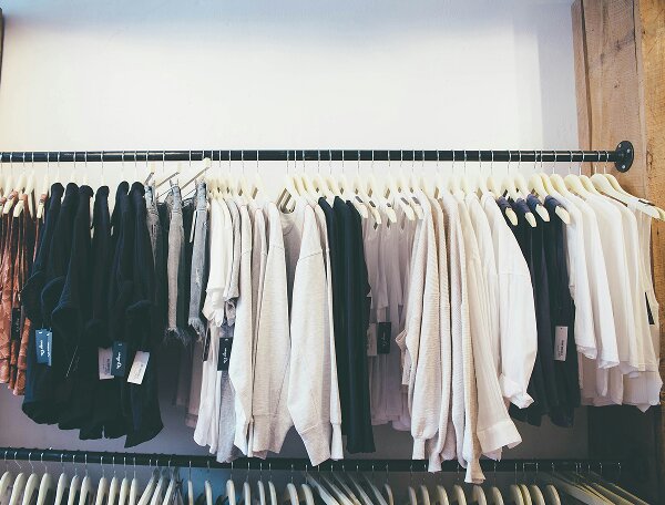 Warm weather helps push up UK clothing sales during August