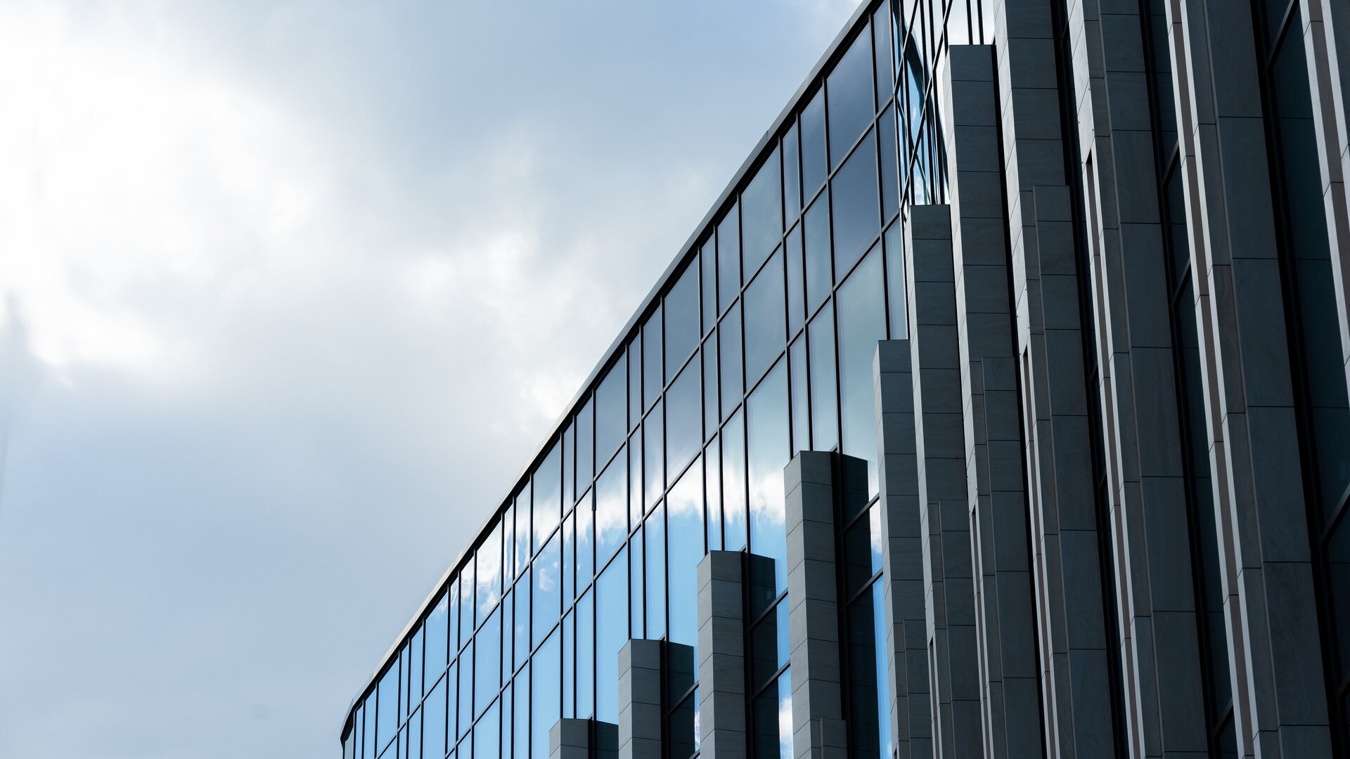 Vom Behördenrechenzentrum zur modernen Cloud-Plattform: Modernisierung Schritt für Schritt