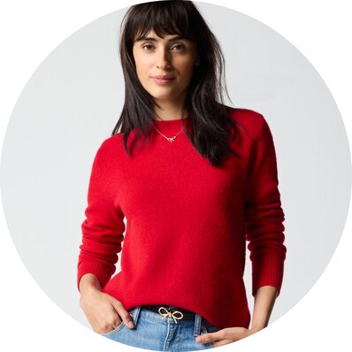 Women’s extra-soft yarn crewneck sweaters