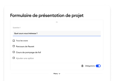 Formulaire de briefing de projet créé par IA dans Jimdo avec des champs de saisie personnalisés.