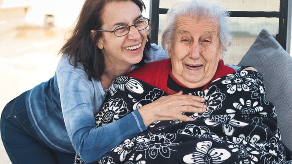 Support seniors at home in Florida with trusted Helpers. Herewith makes it easy to find reliable, personalized in-home care.