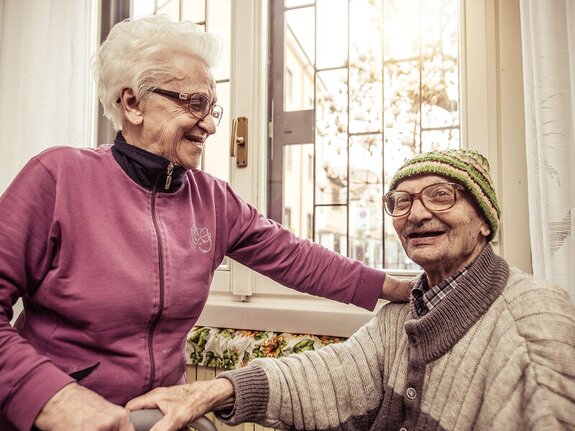 Supportive, compassionate care for older adults in Arizona. Herewith connects families with trusted Helpers for in-home senior support.