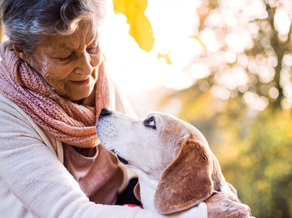 An older adult enjoying independence and confidence outdoors. Herewith supports aging at home with trusted Helpers and flexible care.