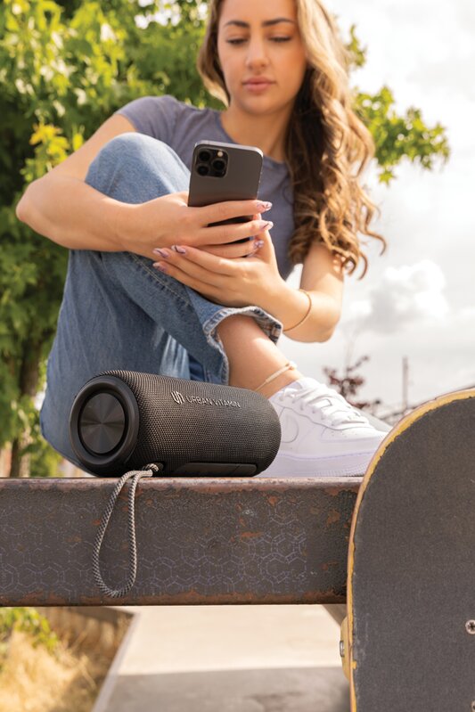 Trådløs høyttaler ved skateboard – sommergave til ansatte for sport, fritid og utendørs bruk