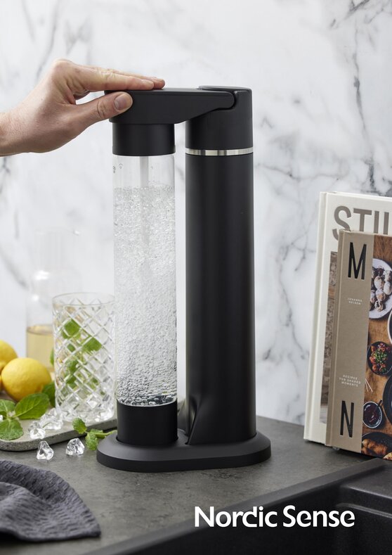 Nordic Sense kullsyremaskin i svart – stilfull brusmaskin for hjem og kjøkken