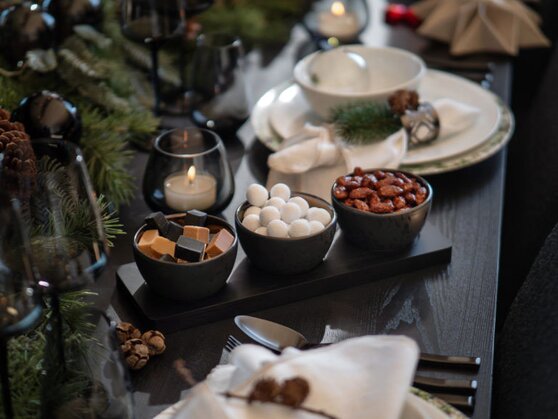 Julegodteri – gaveglass med brente mandler, fudge og sjokoladekuler