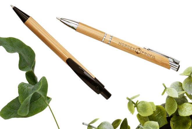 Kulepenner laget av bærekraftig bambus med gravert bedriftslogo – miljøvennlige profilpenner for synlig merkevarebygging.
