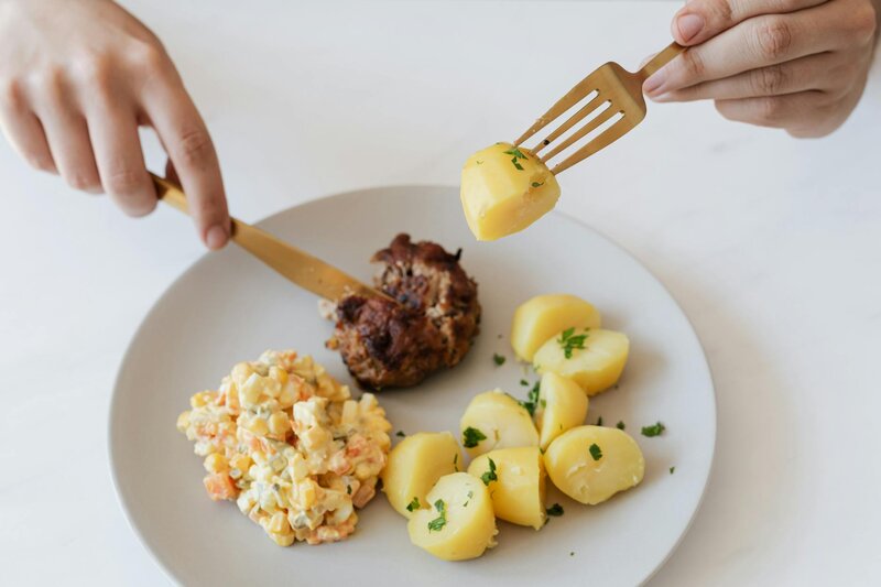 Was passt zu Frikadellen? Top 10 Beilagen & mehr Ideen!