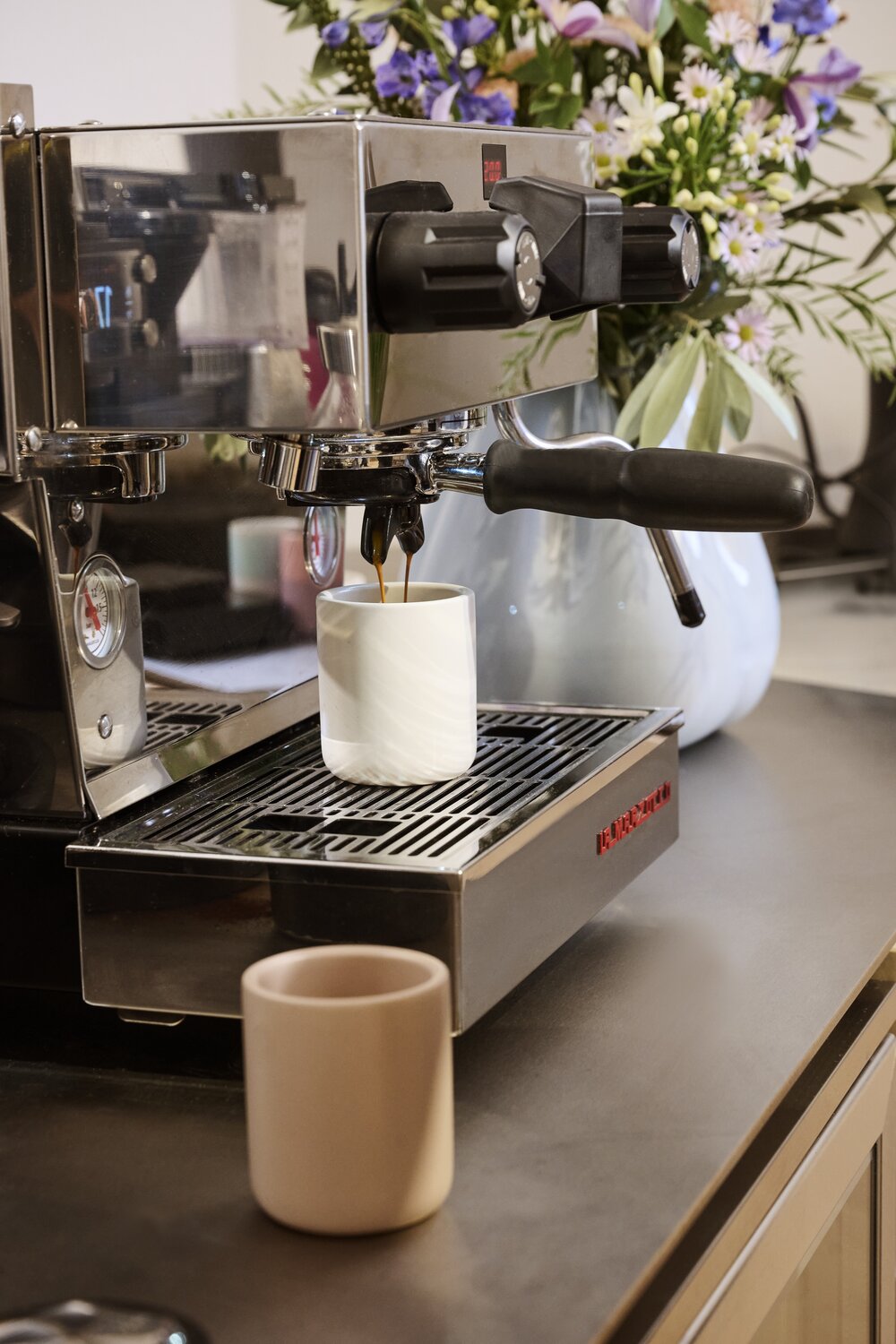 Erst Gewürz, dann Tasse 