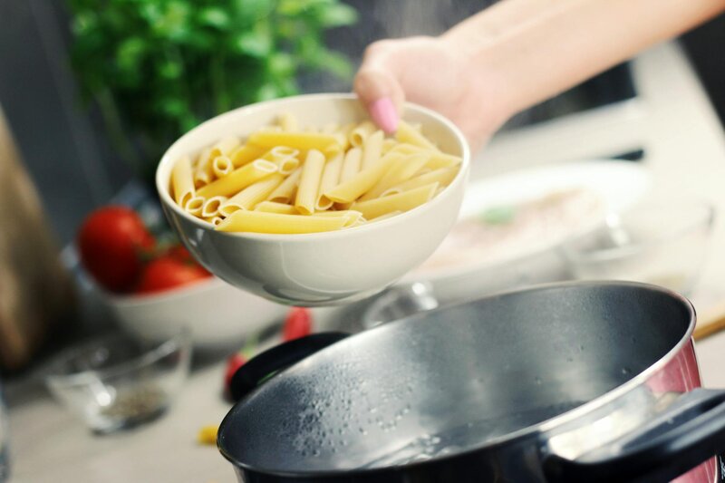 Wie lange müssen Nudeln kochen – die richtige Kochzeit für perfekte Pasta