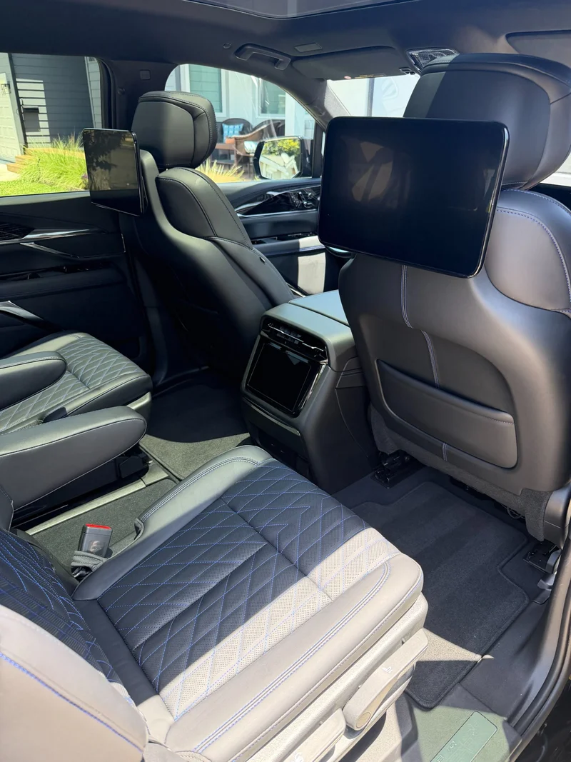 Cadillac Escalade — Interior Detail