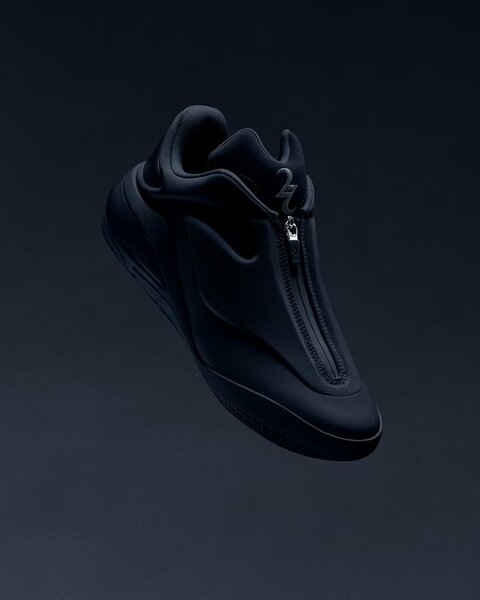 Shai 001 Charm Black