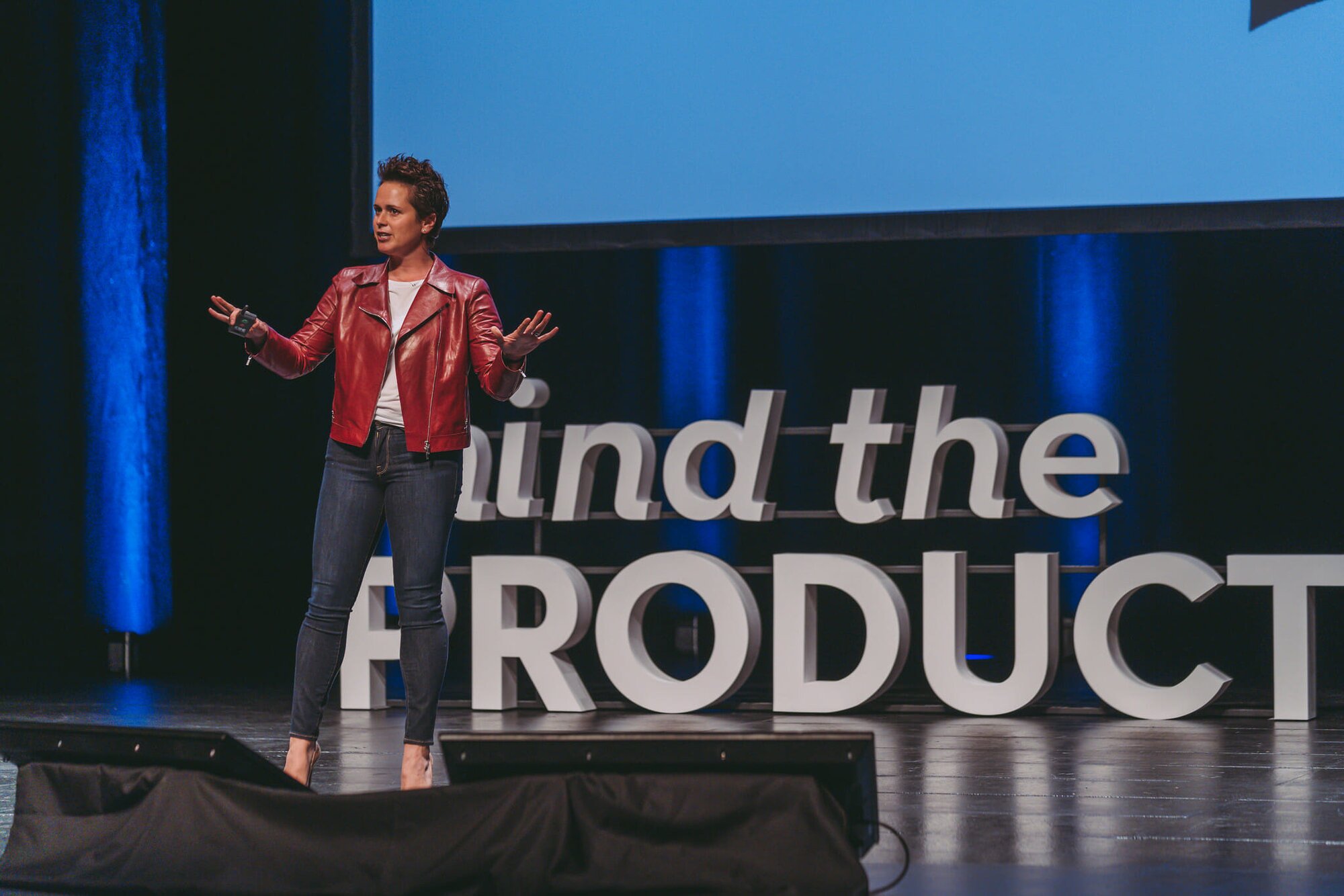Amanda Richardson speaking at MTPCon Singapore