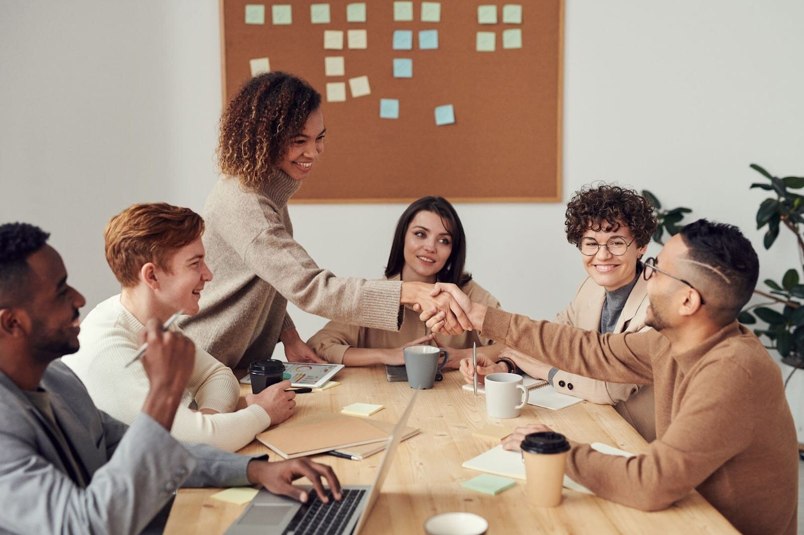Colleagues Shaking each other's Hands (Image: Fauxels on pexels.com)