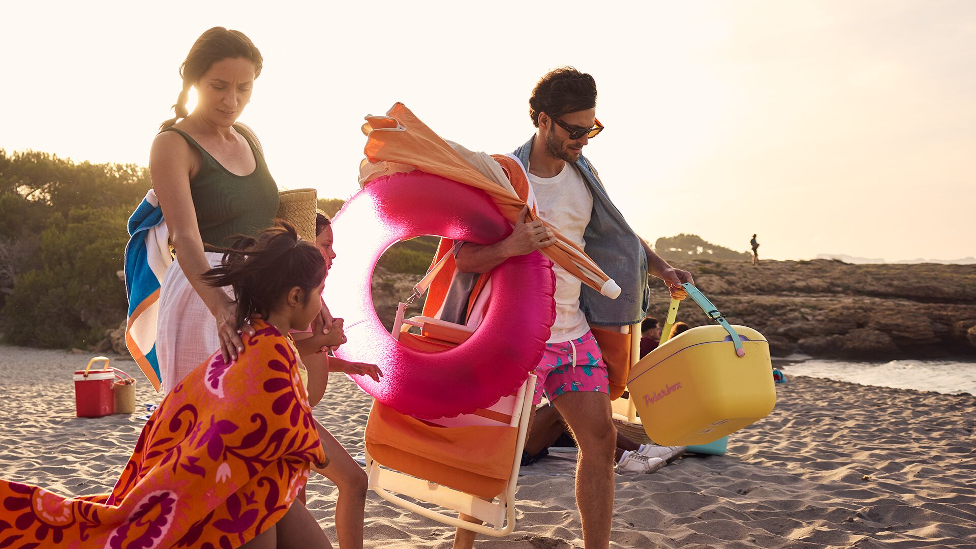 Macy’s Celebrates Summer in its First Campaign from MONO