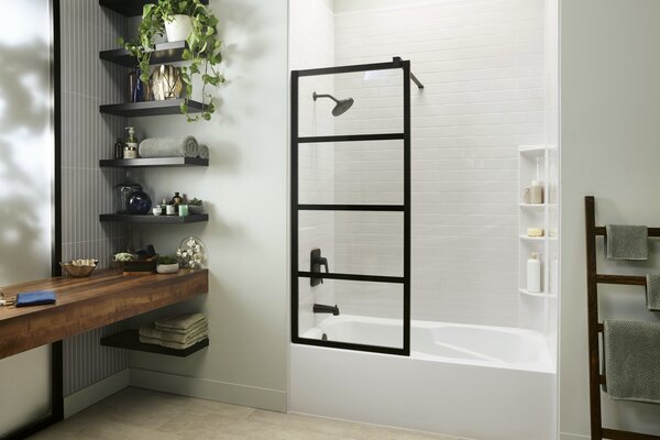 Shower with gold modern finishes