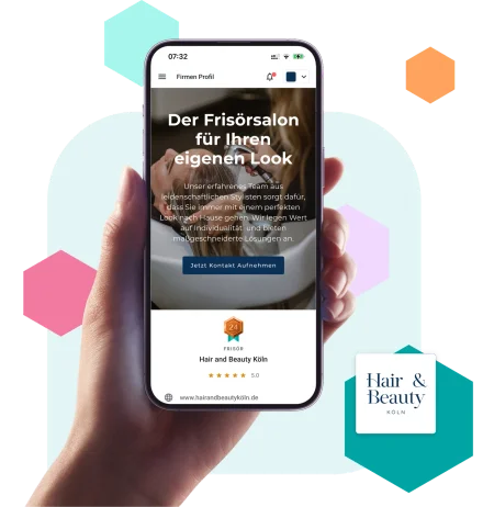 Eine Hand die ein Smartphone hält. Darauf zu sehen ist eine Vorschau der Mini-Website von SELLWERK.