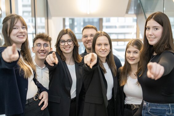 Sellwerk Mitarbeiter am springen